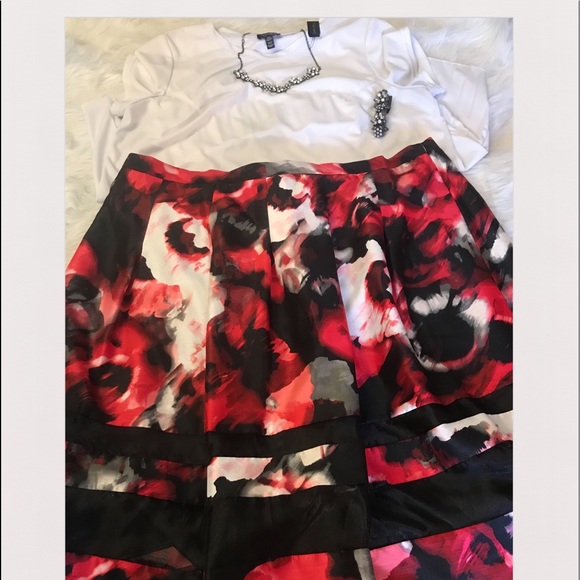 ***SOLD*****NWT Relativity size 2X skirt. Blac - Picture 2 of 8